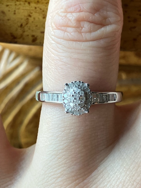 Jewelry - Natural White Diamond Sterling Silver Ring Size 6